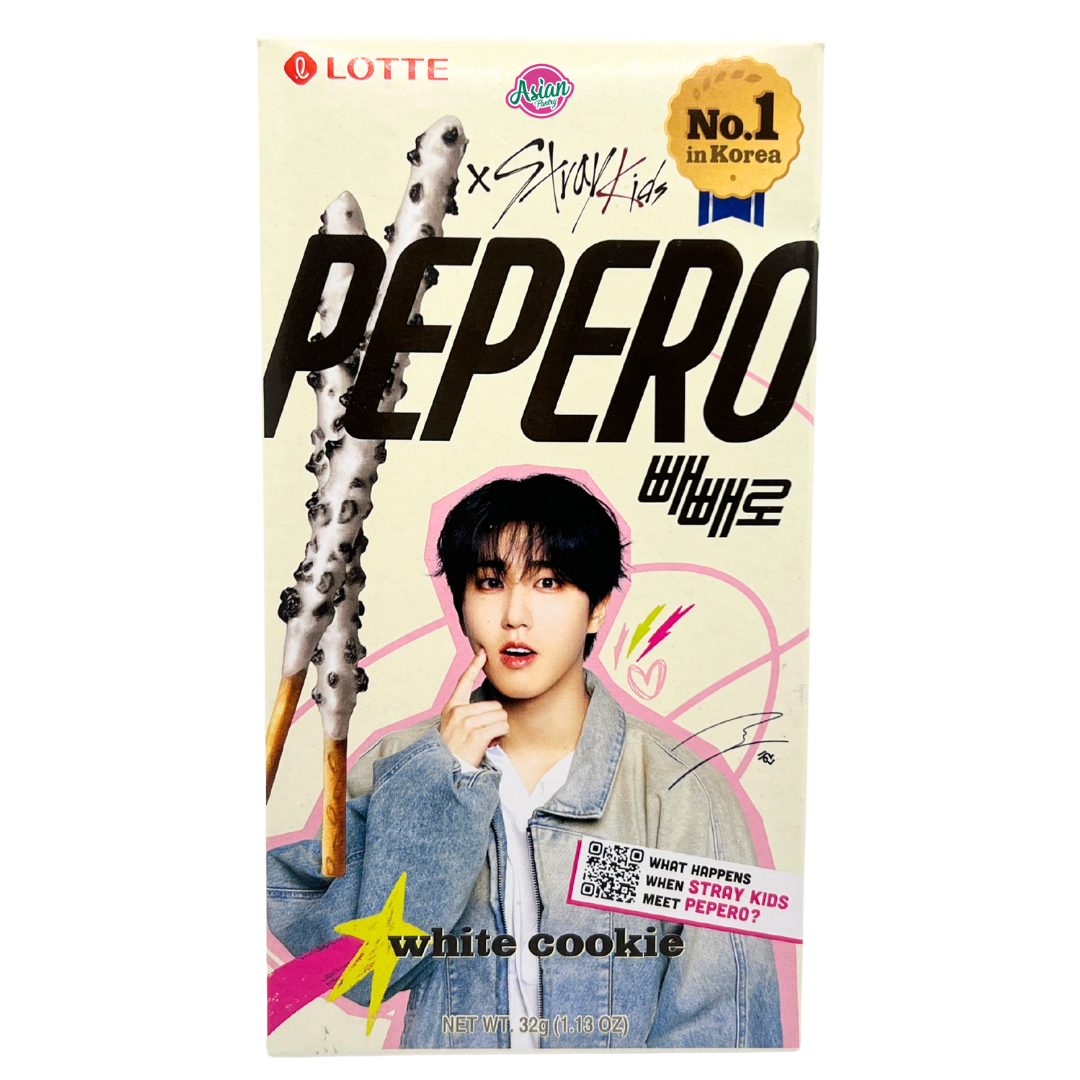 Lotte Pepero Stray Kids White Cookie 32g (Random Member)