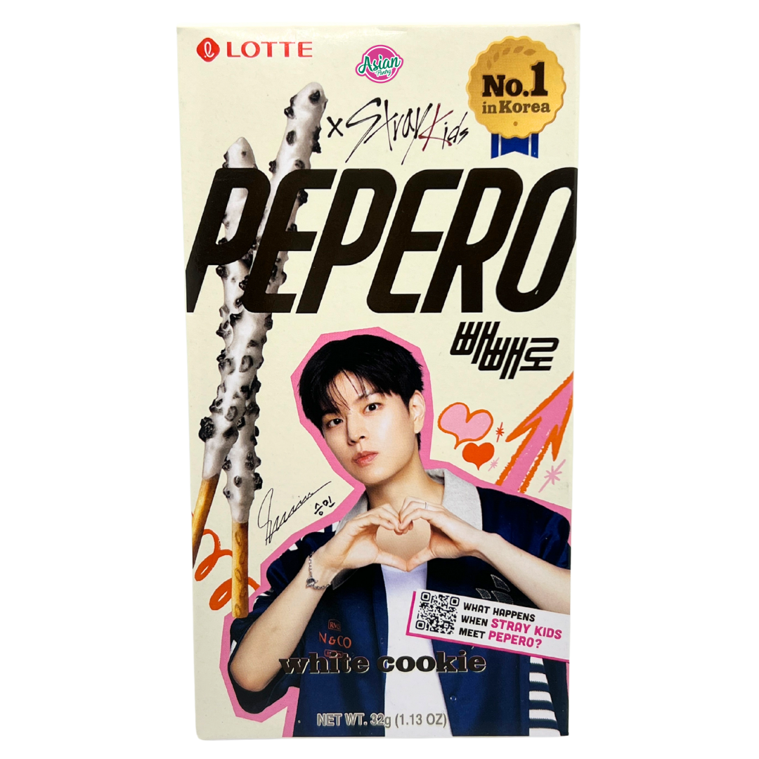 Lotte Pepero Stray Kids White Cookie 32g (Random Member)
